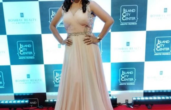 बॉम्बे टाइम्स फैशन वीक में रैम्प वॉक करने वाली पहली भोजपुरी अभिनेत्री बनी स्मृति सिन्हा