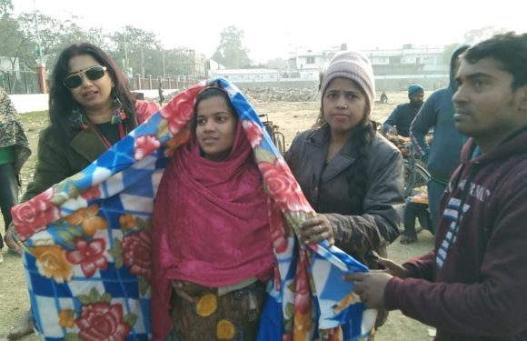 राष्ट्रपिता महात्मा गांधी के जयंती के अवसर पर दीदी जी फाउंडेशन पटना बिहार की तरफ से मिलर स्कूल के सामने स्थित खेल के मैदान में 65 दिव्यांग लोगों के बीच कंबल का वितरण किया गया।