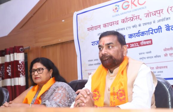 आशंका से इन्दिरा गांधी ने इमरजेंसी के दौरान मथुरादास माथुर को नजरबंद कर दिया था। इसके बाद मथुरादास माथुर ने कभी कांग्रेस का रूख नहीं किया।