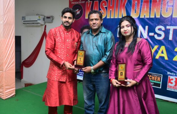 कशिक डांस अकादमी ने डंडिया नाईट का आयोजन किया